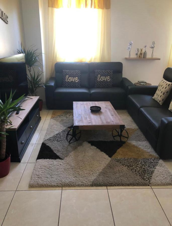 Grand logement à 300 mètres de la gare Mantes-la-Jolie Extérieur photo