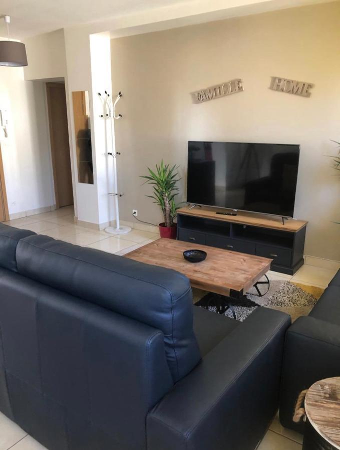 Grand logement à 300 mètres de la gare Mantes-la-Jolie Extérieur photo